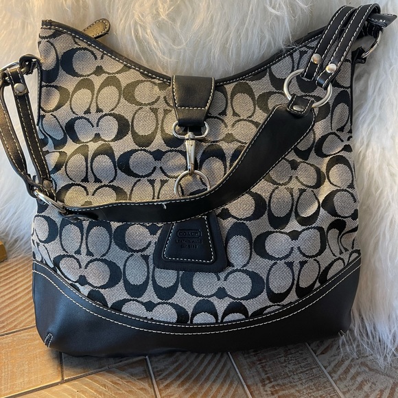 Coach Bag - Picture 3 of 10